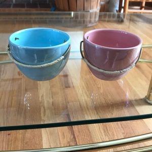 Decorative little bowls.